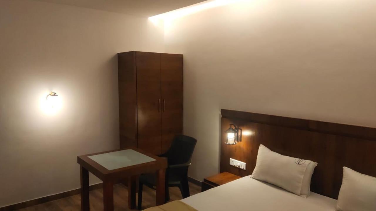 Hotel Anvisha Executive Mangvadi Exterior photo